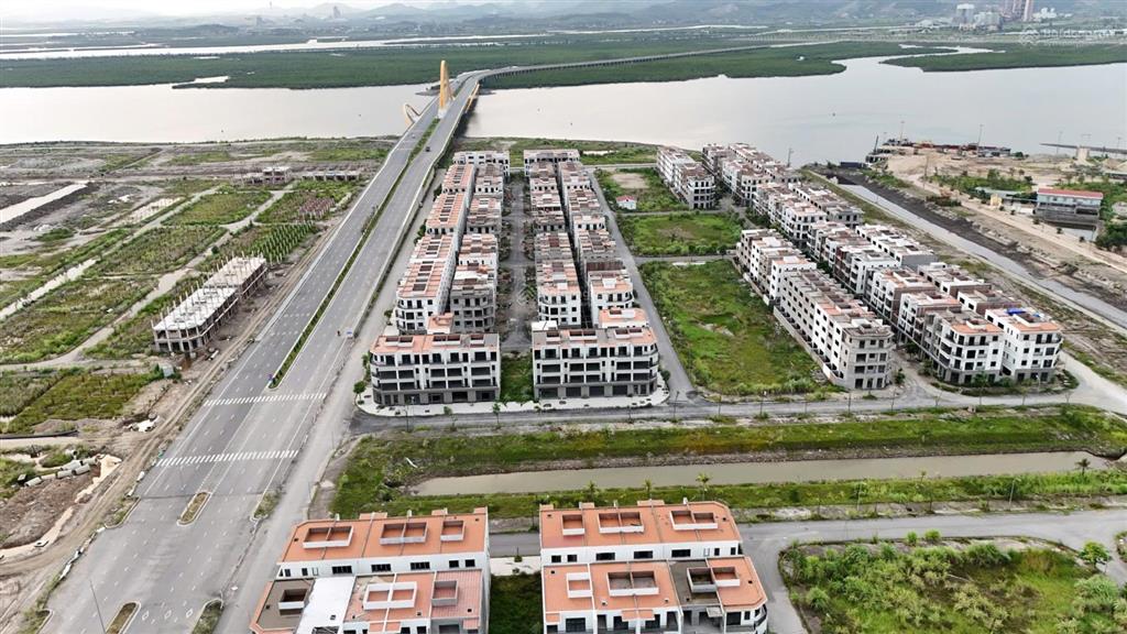 Chính chủ bán lô view vườn hoa trục thông ngay gần biển giá rẻ dự án flc tropical hl 0969 727 ***