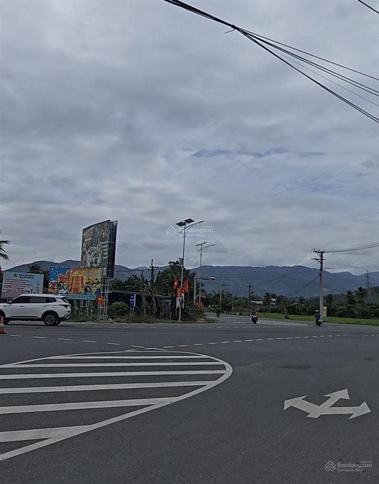 Ngõ vào tp  nha trang đất 52m mặt tiền lô góc 2428m2 giá 14,5 tỷ thổ cư 100%