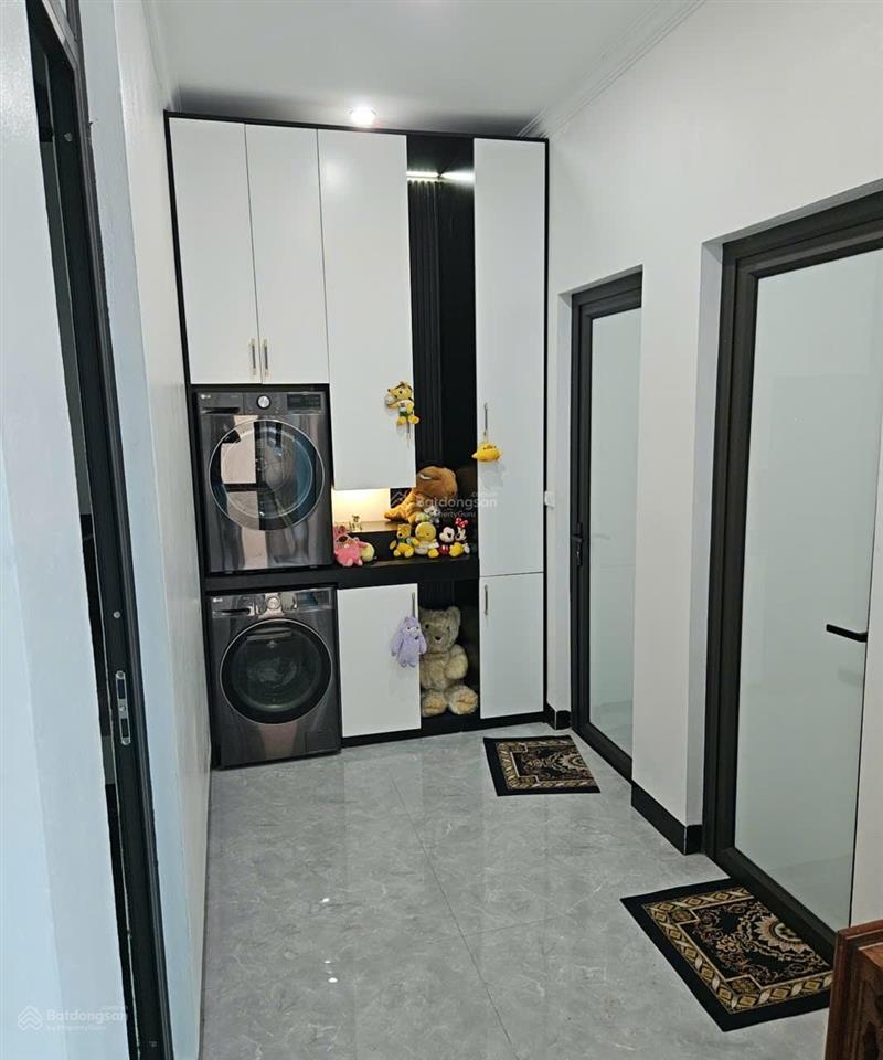 Nhà 3 tầng lô góc 135m2 thành phố hoa lư ninh bình. ngôi nhà được thiết kế vô cùng đẹp