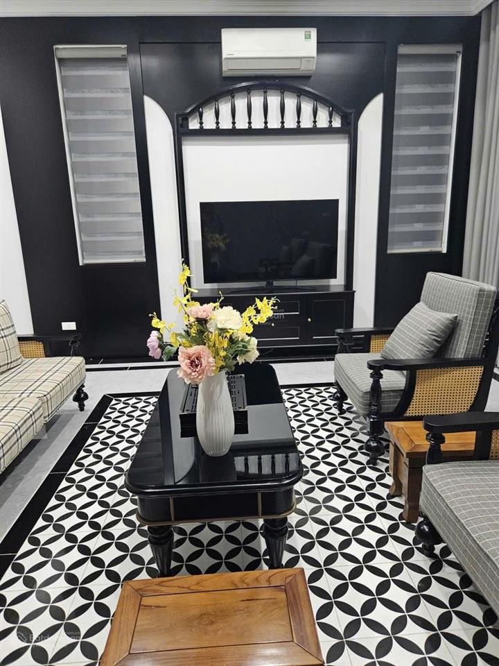 Nhà 3 tầng lô góc 135m2 thành phố hoa lư ninh bình. ngôi nhà được thiết kế vô cùng đẹp