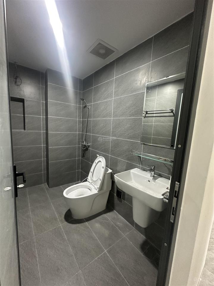 Cho thuê liền kề vin gia lâm vừa ở vừa kd 140m2, hoàn thiện đẹp, thang máy 25tr/tháng