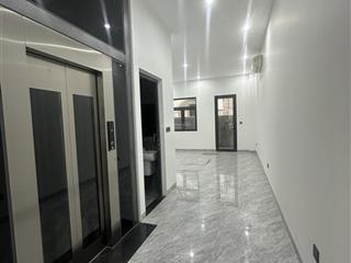 Cho thuê liền kề vin gia lâm vừa ở vừa kd 140m2, hoàn thiện đẹp, thang máy 25tr/tháng