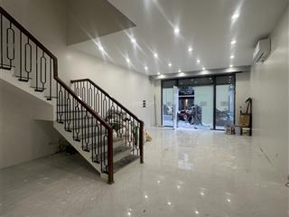 Cho thuê căn liền kề shophouse vin gia lâm 90m, hoàn thiện 5 tầng, 20tr/tháng