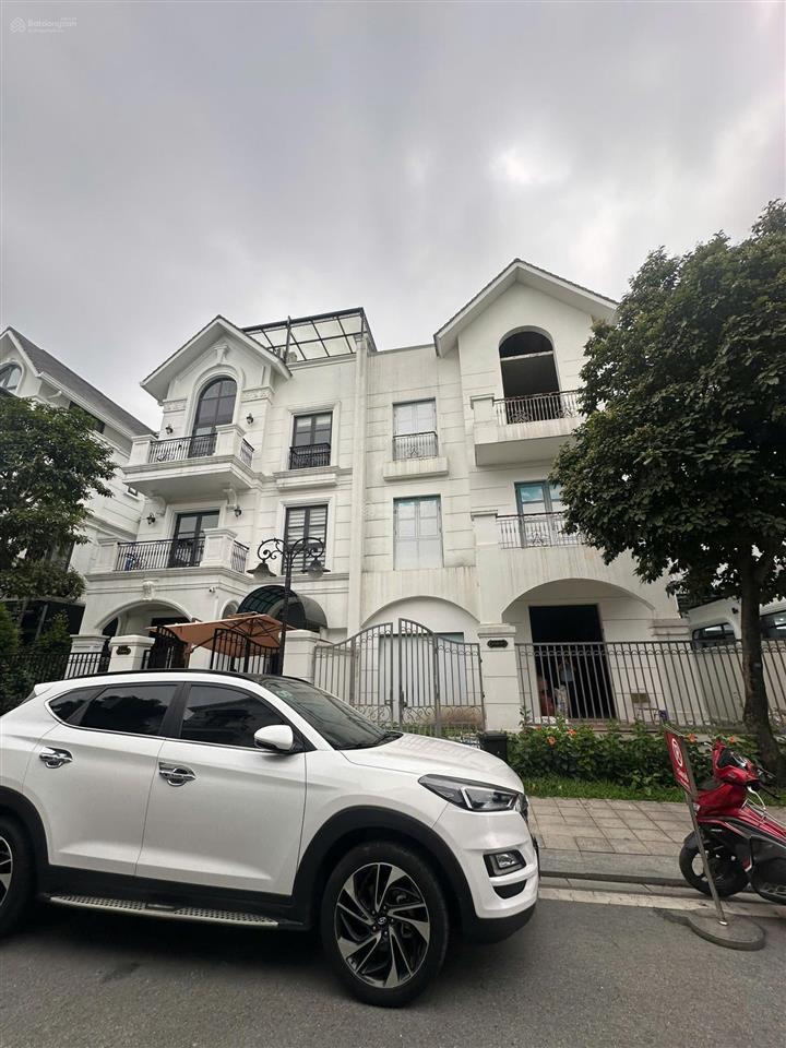Cho thuê biệt thự san hô,vin 1 gia lâm 150m2,đã hoàn thiện tầng 1,t2 giá rẻ 12tr/tháng để giữ nhà