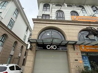 Cho thuê căn shophouse vin1 gia lâm lô góc 150m,hoàn thiện tầng 1,có thang lên các tầng,10tr/tháng