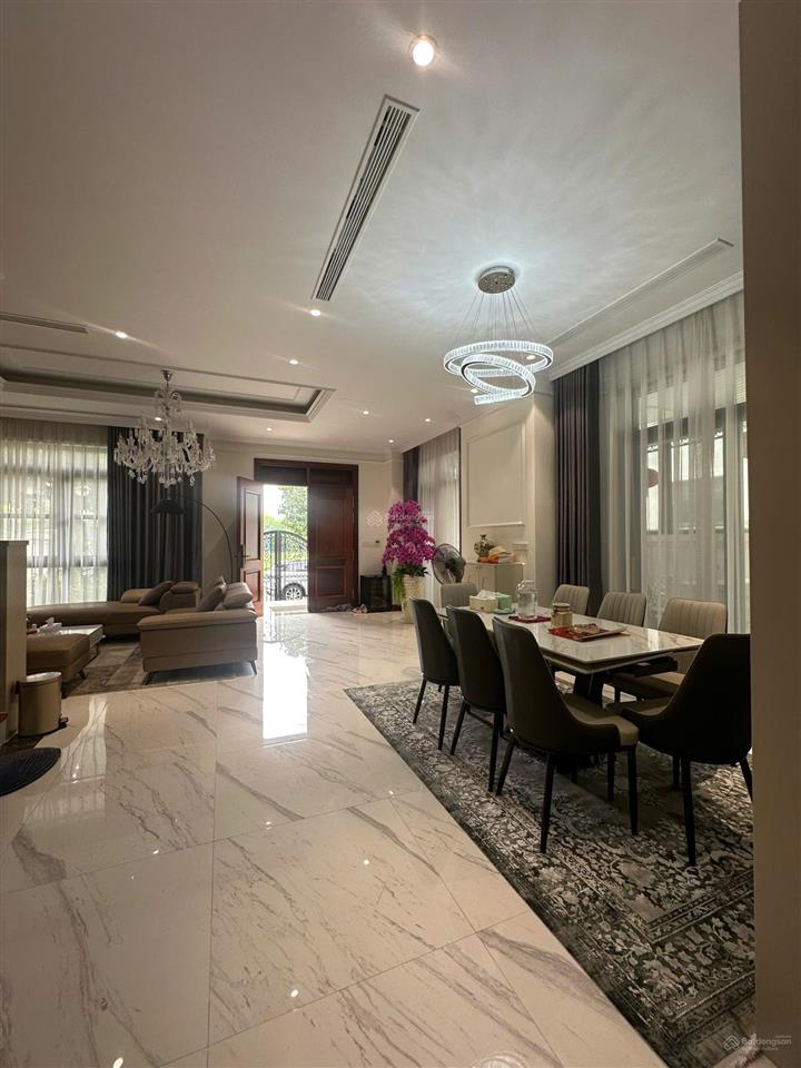 Cho thuê biệt thự mặt vườn hoa vin1 gia lâm 173m, 4 ngủ,full đồ thang máy, giá tốt