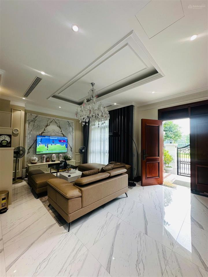 Cho thuê biệt thự mặt vườn hoa vin1 gia lâm 173m, 4 ngủ,full đồ thang máy, giá tốt