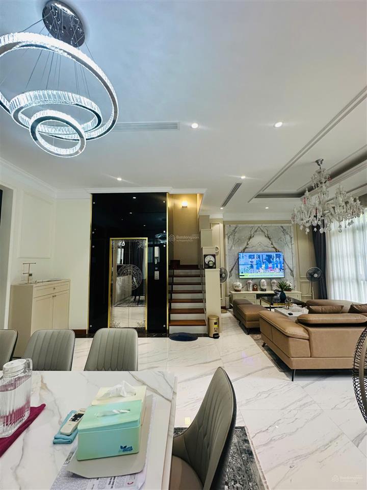 Cho thuê biệt thự mặt vườn hoa vin1 gia lâm 173m, 4 ngủ,full đồ thang máy, giá tốt
