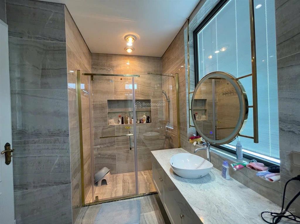 Cho thuê biệt thự đơn lập đảo ngọc trai, 288m khu vip nội thất đẹp 5 ngủ, giá tốt 