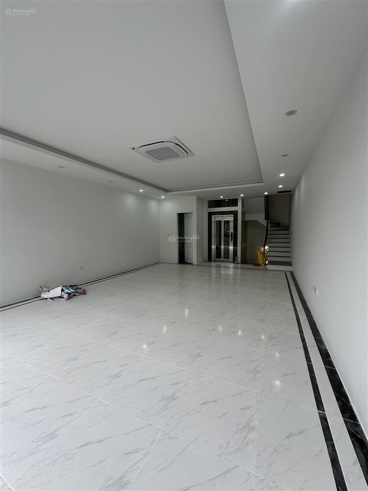 Cho thuê liền kề shophouse ngọc trai 70,8m2, hoàn thiện thang máy, vừa ở vừa kinh doanh 25tr/tháng