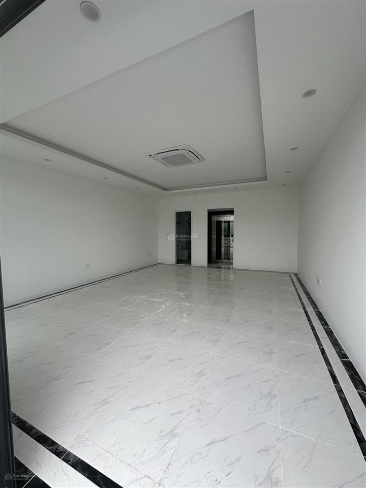 Cho thuê liền kề shophouse ngọc trai 70,8m2, hoàn thiện thang máy, vừa ở vừa kinh doanh 25tr/tháng