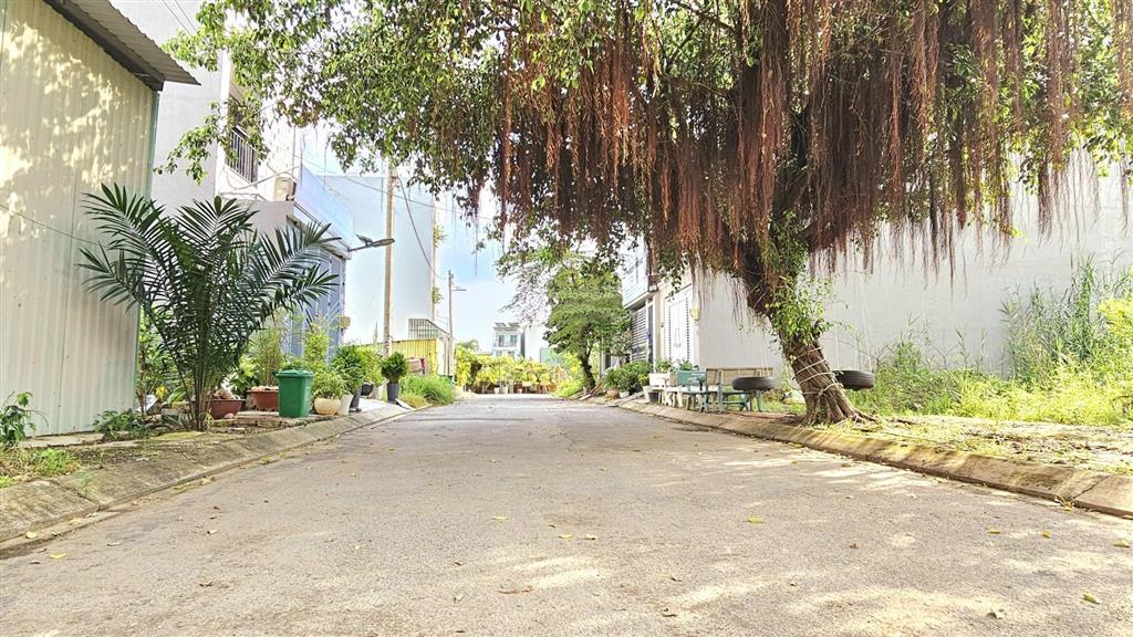 Bán đất bưng ông thoàn, quận 9. dt 55m2, đường 8m, vị trí gần vành đai 2 đang làm