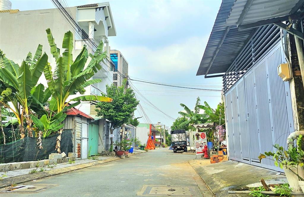 Bán đất bưng ông thoàn, quận 9. dt 55m2, đường 8m, vị trí gần vành đai 2 đang làm
