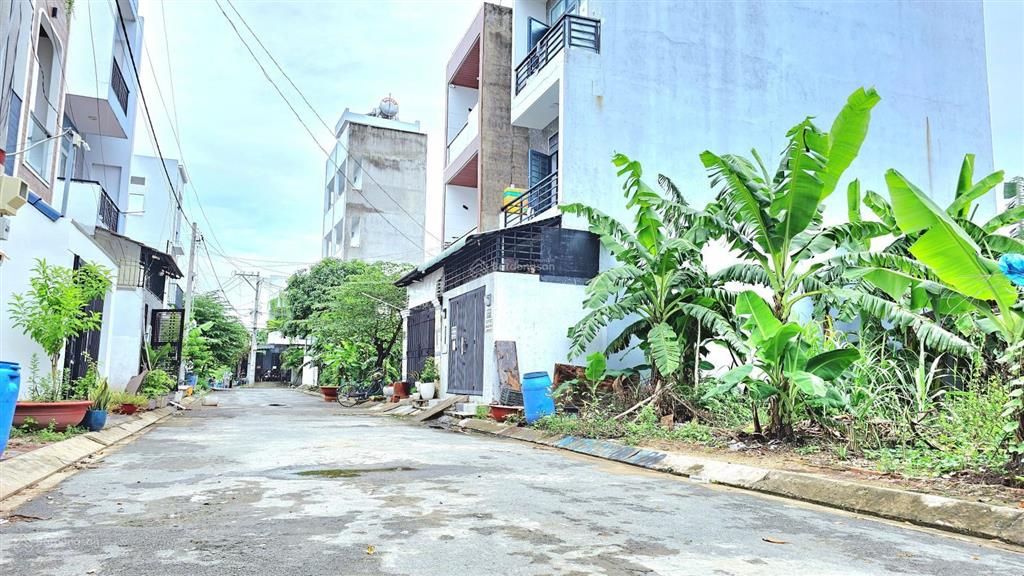 Bán đất bưng ông thoàn, quận 9. dt 55m2, đường 8m, vị trí gần vành đai 2 đang làm