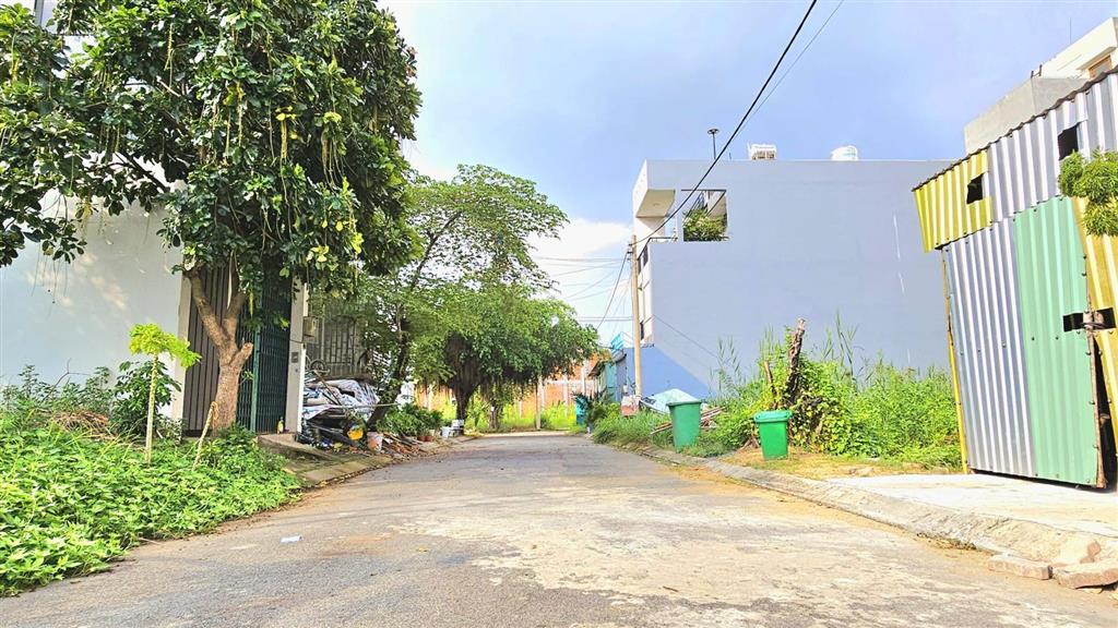 Bán đất bưng ông thoàn, quận 9. dt 55m2, đường 8m, vị trí gần vành đai 2 đang làm