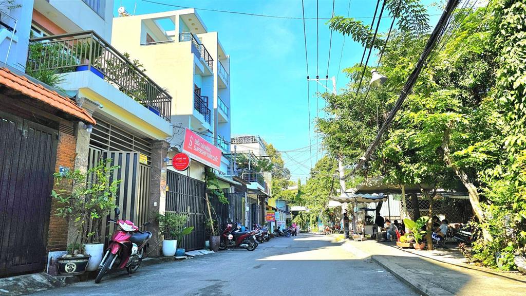 Bán nhà mặt tiền trung tâm ngay lê văn việt, phường tăng nhơn phú a, quận 9. dt 102m2