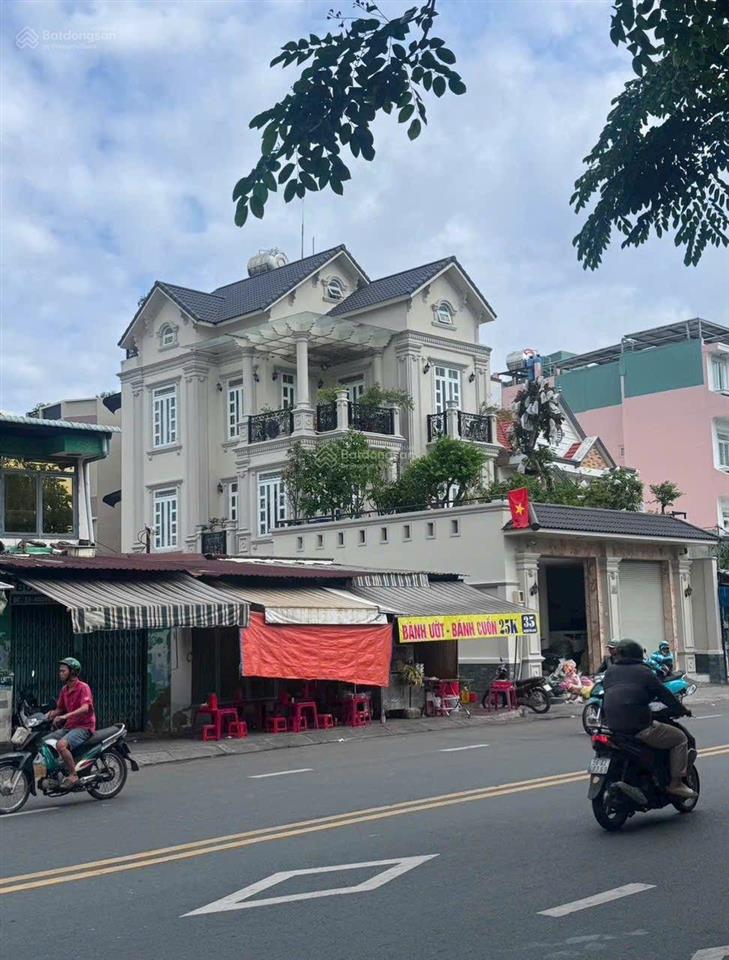 Chính chủ bán biệt thự mặt tiền nguyễn văn luông view công viên giảm 10 tỷ, từ 38 tỷ còn 27,9 tỷ