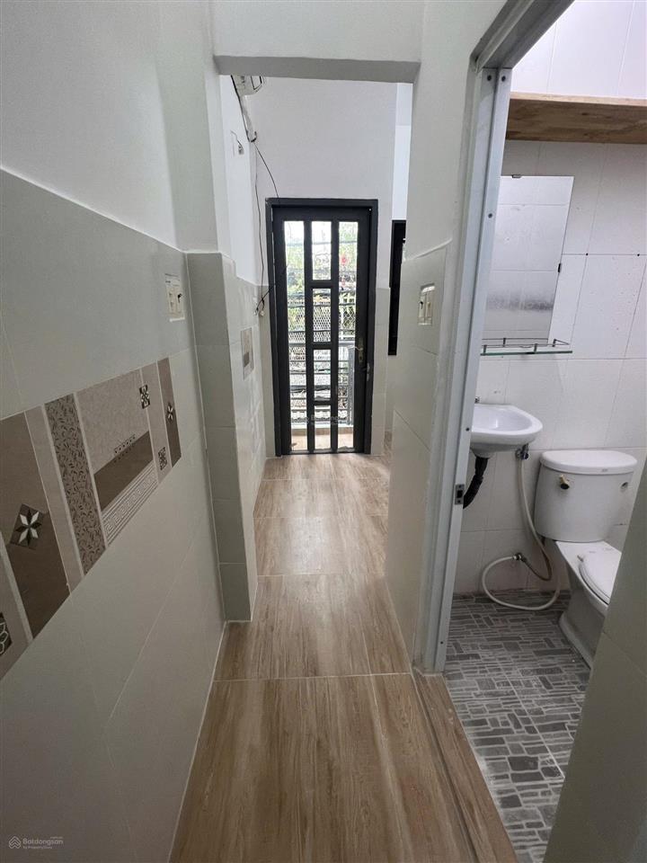 Cần bán nhà hẻm khu dân cư hiện hữu, gần chợ 1 trệt 1 lầu / 25m2
