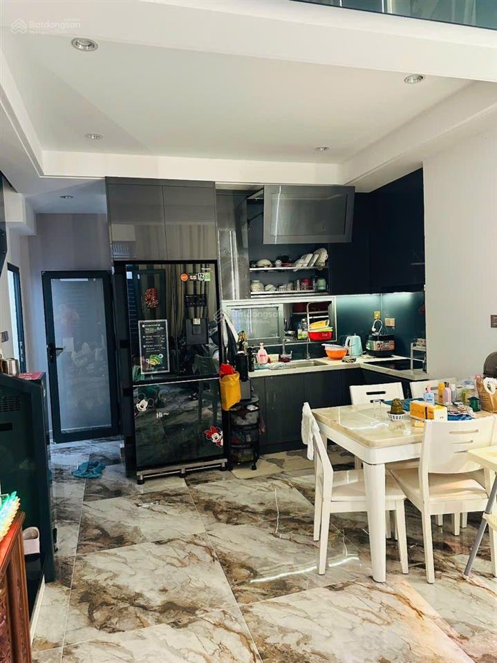Nhà mới ở ngay  tt quận 8  lô góc 2mt  hẻm thông ra mt 30m  nhà 5 tầng  nở hậu  nhỉnh 7 tỷ