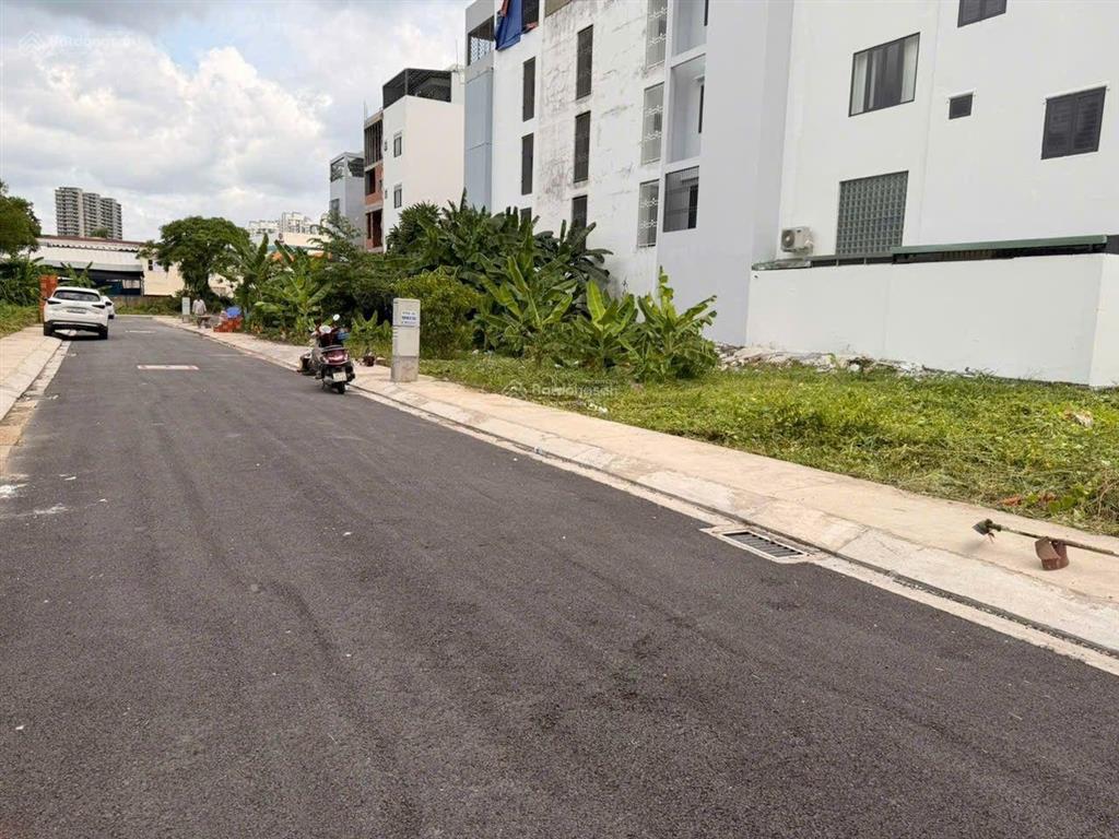 Bán đất khu hoàng quốc việt quận 7  dt 5x12  đường 8m  nhỉnh 6 tỷ