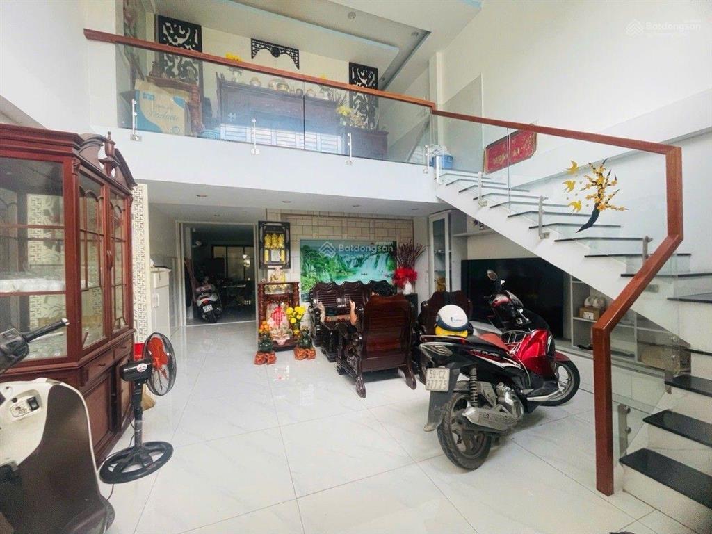 Bán gấp nhà hẻm xe tải  đường lê văn lương nhà bè  dt 5.6x16  nhà 2 tầng btct  nhỉnh 5 tỷ