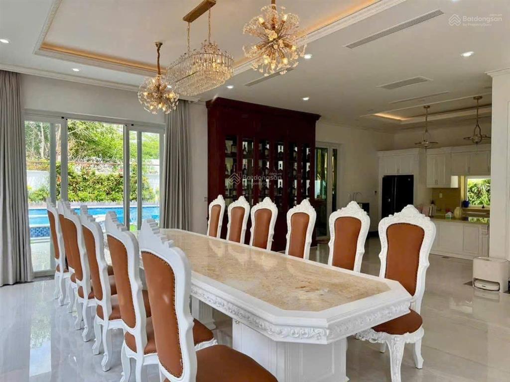 Bán biệt thự 146e nguyễn văn hưởng, quận 2, khu compound cao cấp thảo điền, 17m x 50m, 777m2