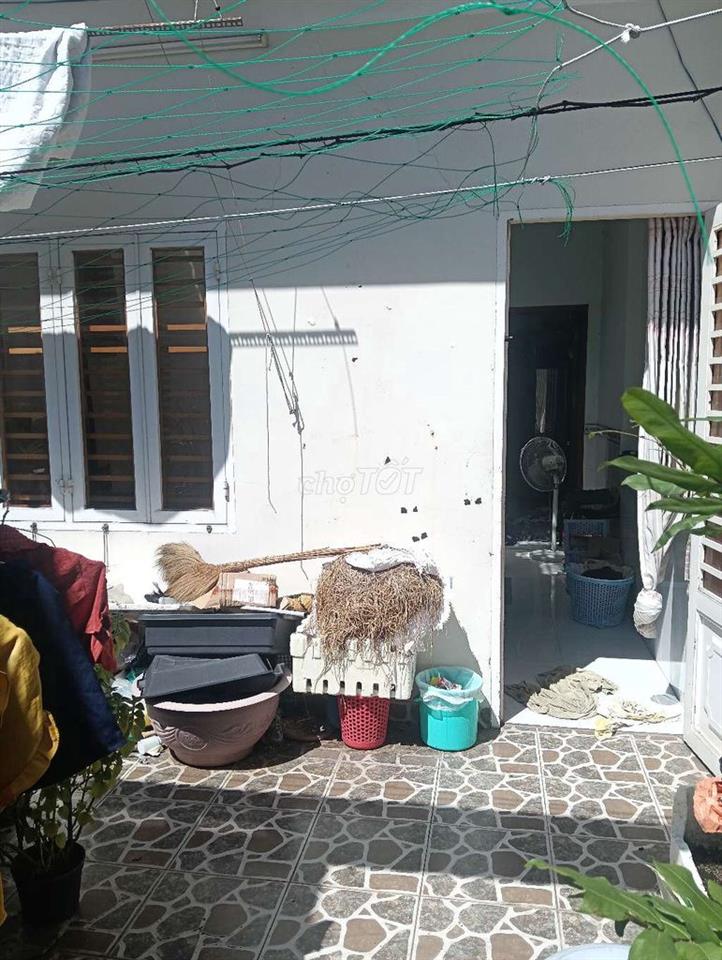 Bán nhà đang ở 