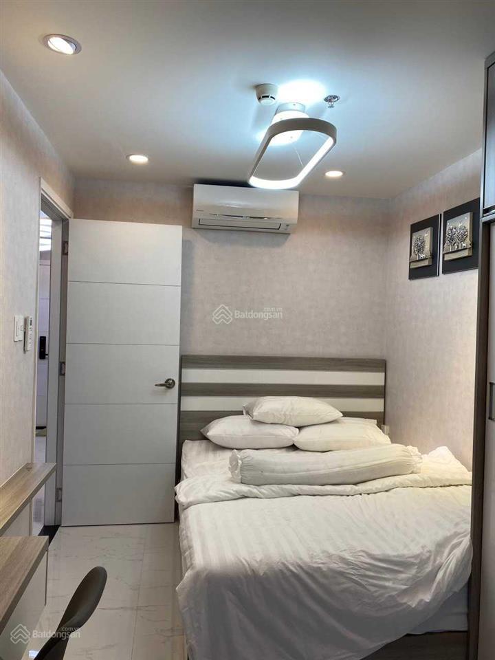 Bán gấp căn hộ chung cư sky center 129m2, 3pn, giá 10.9 tỷ/36m2,giá 2.7 tỷ. 0933 033 *** thái