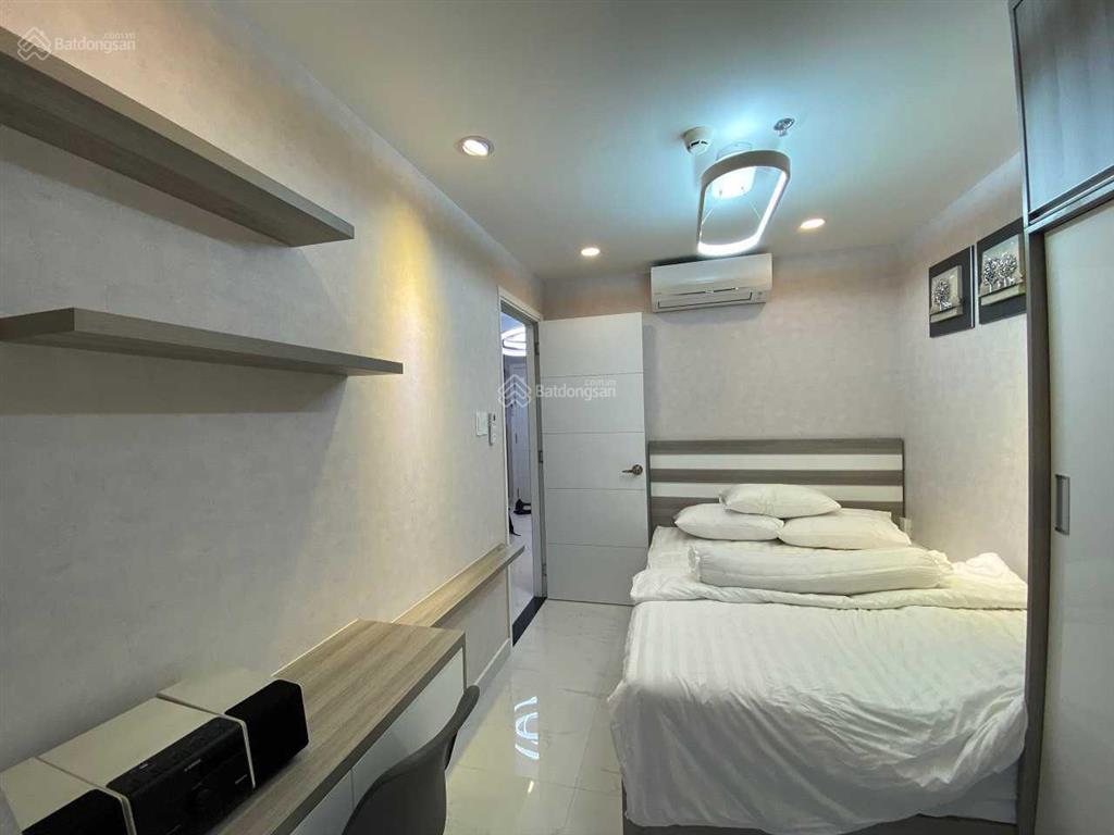 Bán gấp căn hộ chung cư sky center 129m2, 3pn, giá 10.9 tỷ/36m2,giá 2.7 tỷ. 0933 033 *** thái