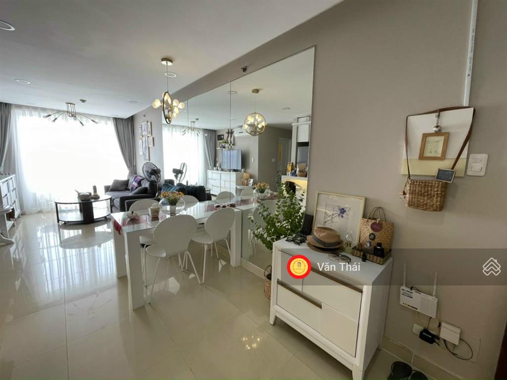 Cần bán căn hộ saigon asiana .67m2, 2pn, giá 3.8 tỷ và có loại 1pn,3 tỷ. 0933 033 *** thái. view đẹp