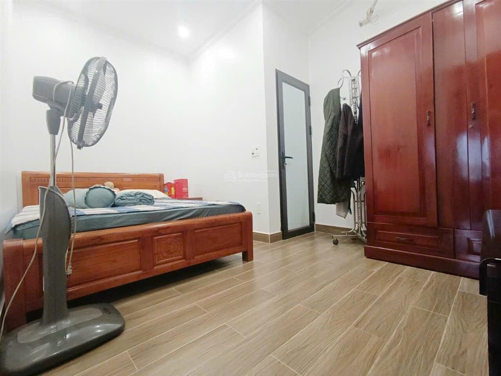 Bán nhà dân xây độc lập siêu cọp mới ở được 3 năm ở hồ sen. giá chỉ 4,4 tỷ
