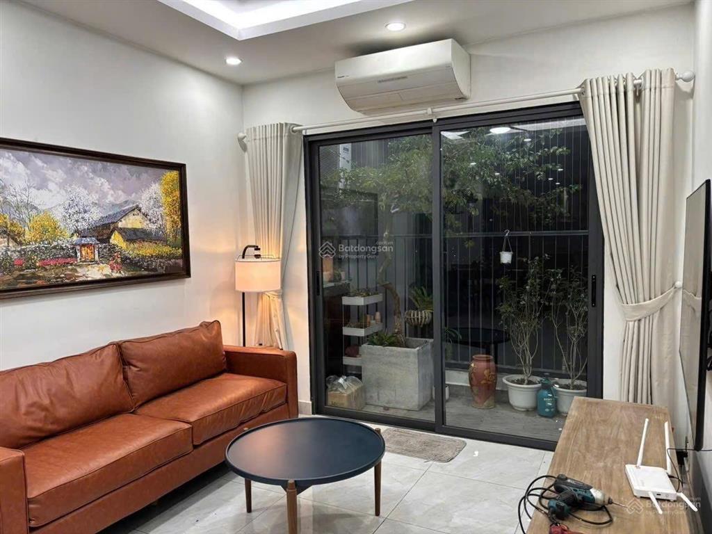 Chính chủ bán căn 3n 90m2 felizhome đền lừ  giá chỉ 8,x tỷ  đã có sổ