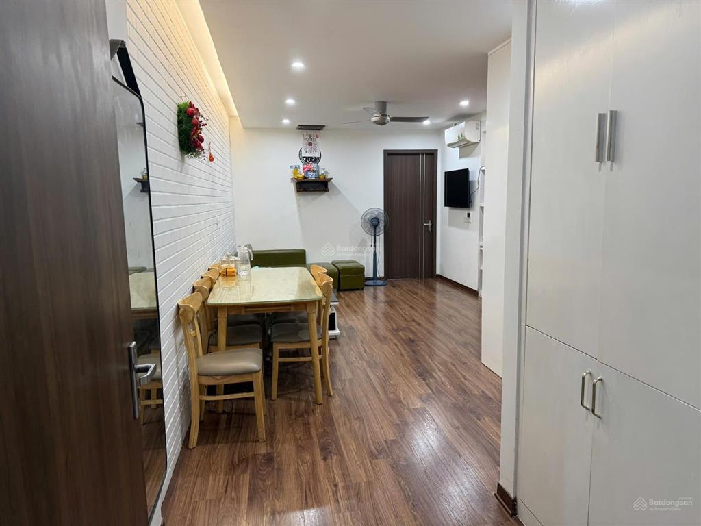 Tôi chuyển công tác vào đà nẵng tôi cần bán gấp căn 72m2 ct4b bắc linh đàm,  0942 968 ***