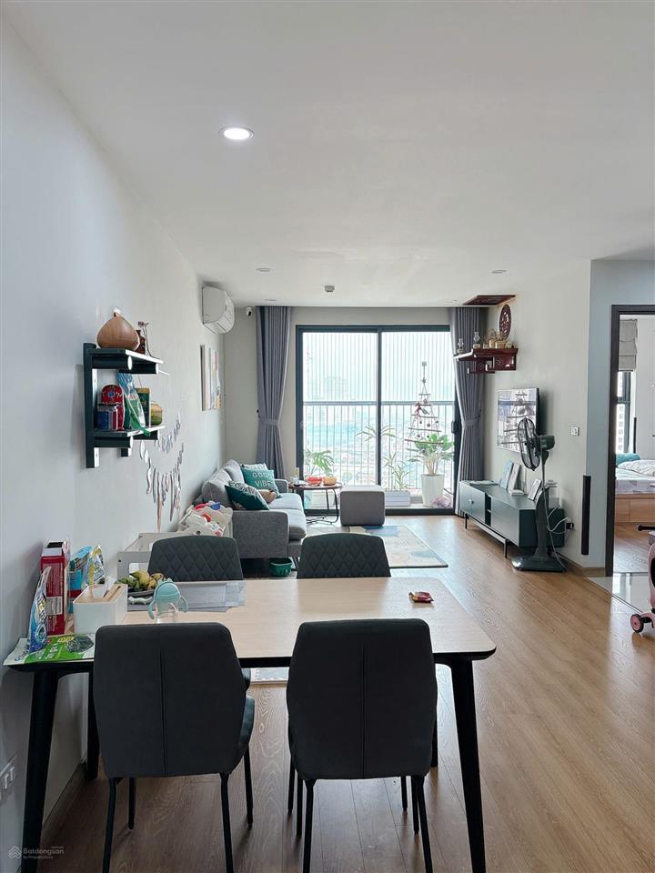 Chuyển công tác tôi cần bán căn 2pn rose town, sẵn sổ, full nội thất 4x tỷ, 0942 968 ***