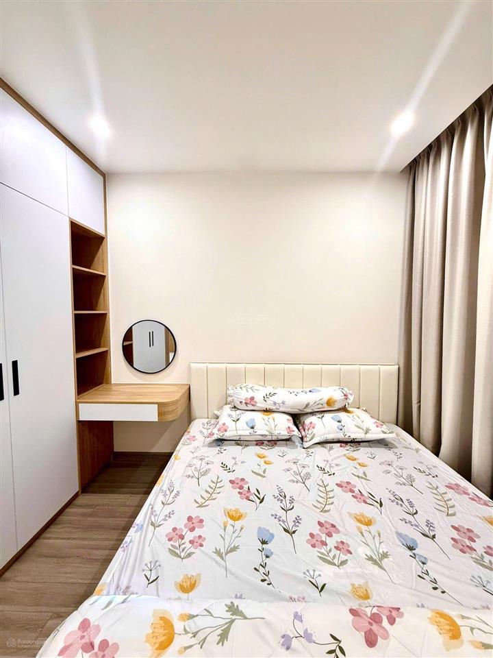Cho thuê 2pn2wc full nội thất mới 100%, tòa gh1 đối diện vincom giá 9tr/th