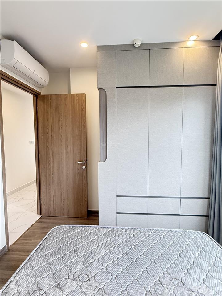 Cho thuê căn góc 2pn full nội thất luxury giá 12tr/th view sông, công viên 36ha