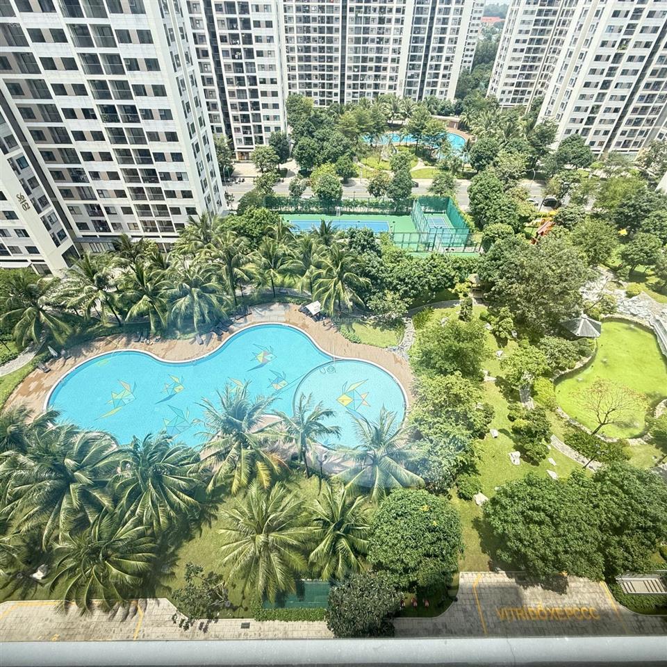 Cho thuê căn góc 2pn view hồ cá koi giá 6tr/th, hỗ trợ làm tạm trú