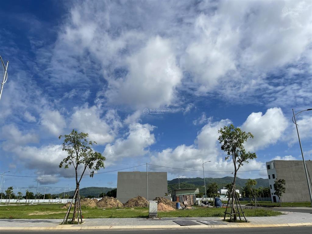 Bán nhà phố lk2 tại bà rịa city gate, 6 tỷ vnd, 120 m2.  e yến 0792 366 ***