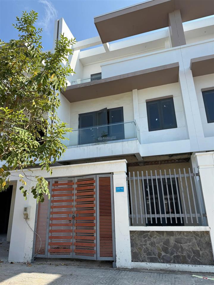 Bán nhà phố lk2 tại bà rịa city gate, 6 tỷ vnd, 120 m2.  e yến 0792 366 ***