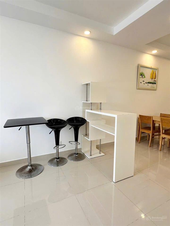 Bán căn 2 phòng ngủ vũng tàu melody  sổ hồng sở hữu lâu dài. giá bán 4 tỷ.  em yến 0792 366 ***