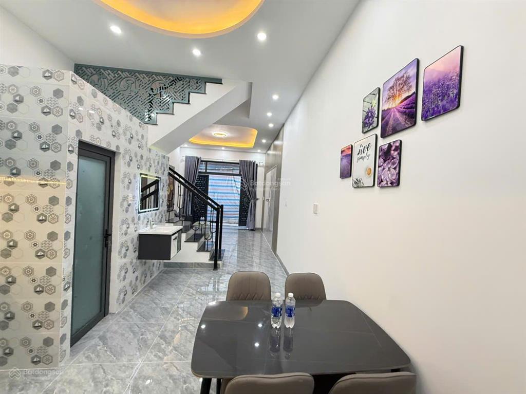 Bán nhà hẻm lý tự trọng  vũng tàu cách biển bãi trước 5 phút đi bộ. nhà mới đẹp.  0792 366 ***
