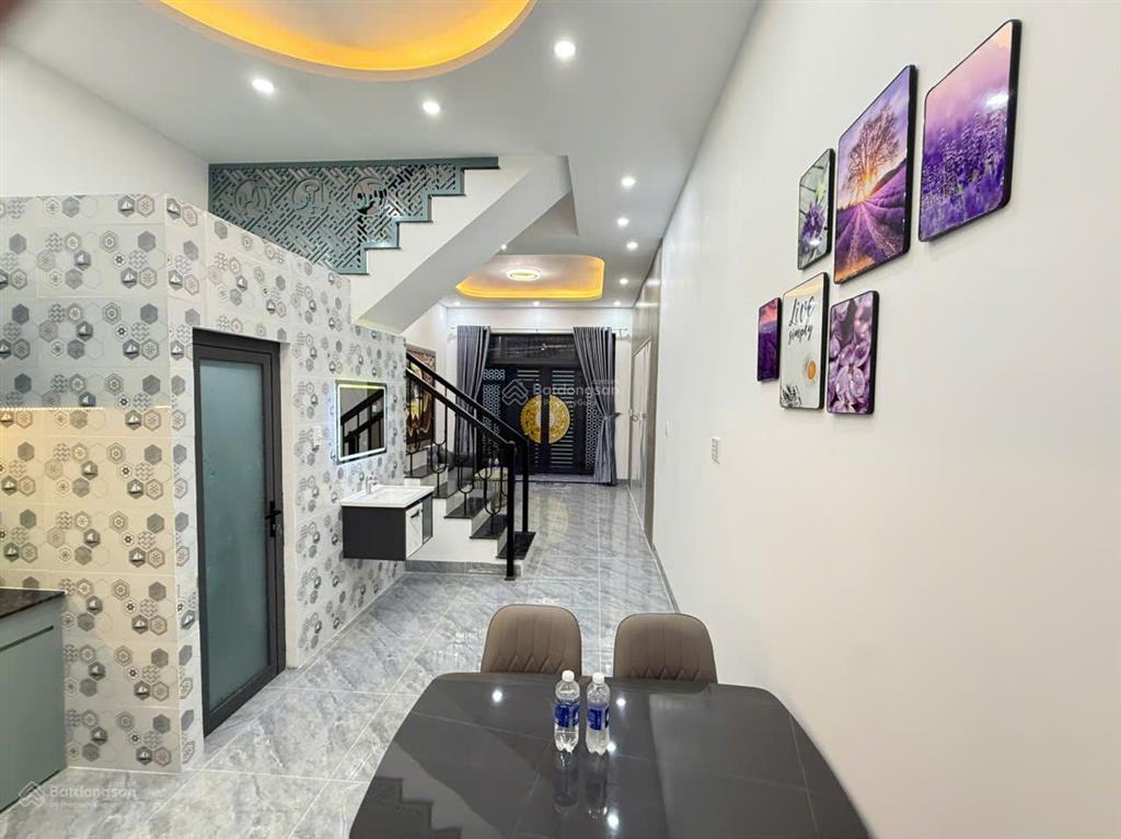 Bán nhà hẻm lý tự trọng  vũng tàu cách biển bãi trước 5 phút đi bộ. nhà mới đẹp.  0792 366 ***