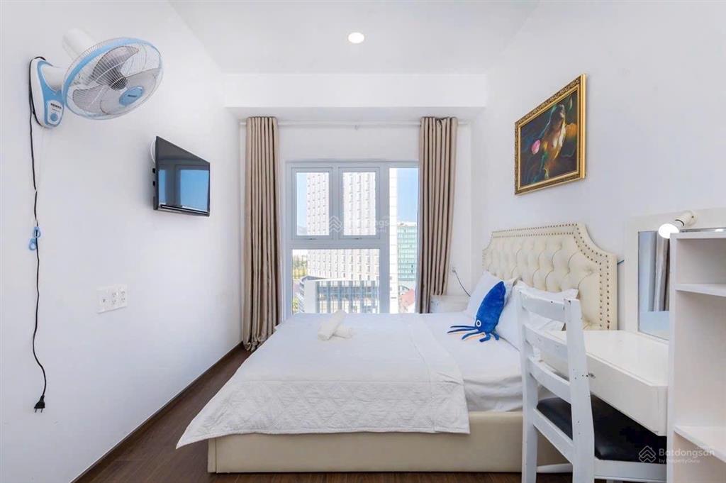 Bán căn 2 phòng ngủ cc mermaid seaview vũng tàu, full nội thất. giá 4 tỷ.  e yến 0792 366 ***