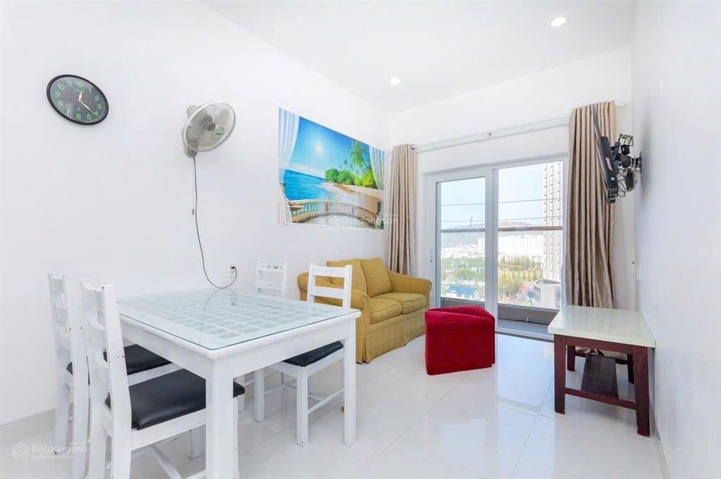 Bán căn 2 phòng ngủ cc mermaid seaview vũng tàu, full nội thất. giá 4 tỷ.  e yến 0792 366 ***
