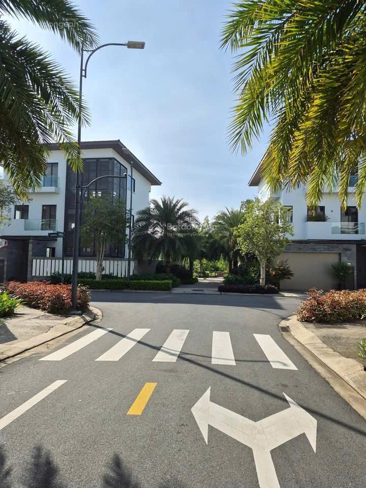 Bán biệt thự đơn lập giá tốt khu la vida residences vũng tàu, chỉ 20 tỷ.  e yến 0792 366 ***