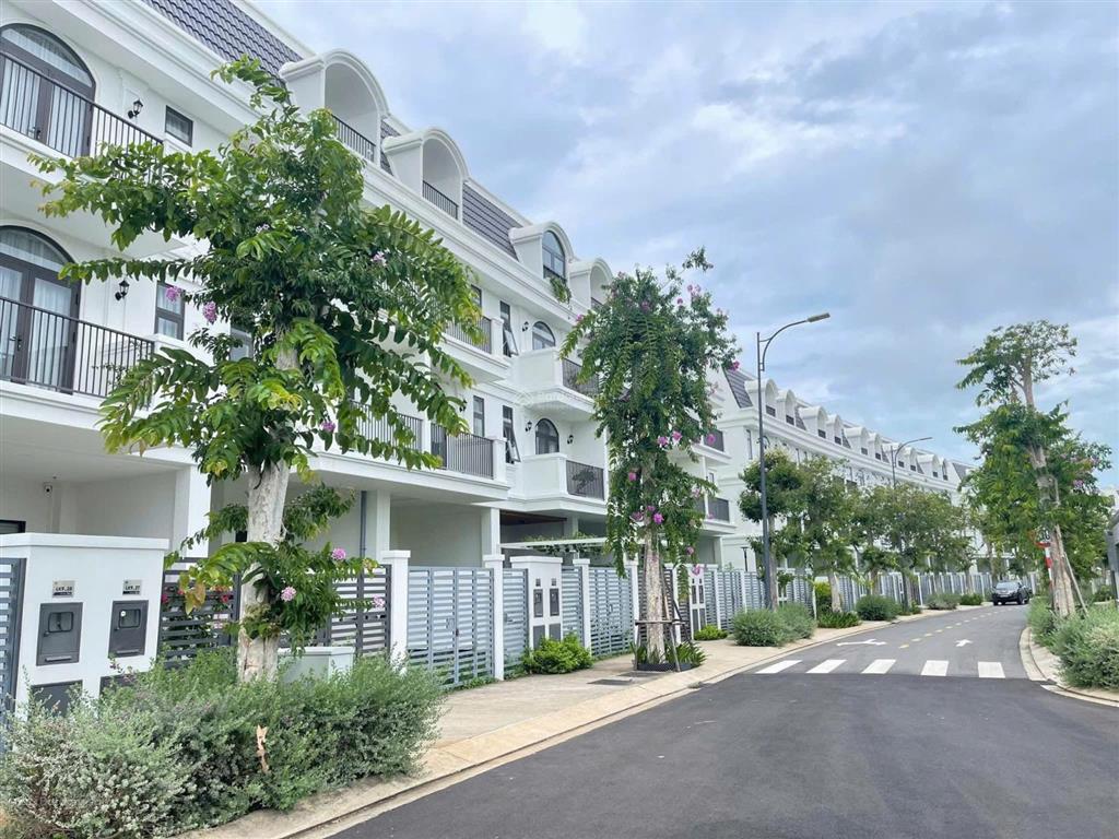 Bán biệt thự đơn lập giá tốt khu la vida residences vũng tàu, chỉ 20 tỷ.  e yến 0792 366 ***