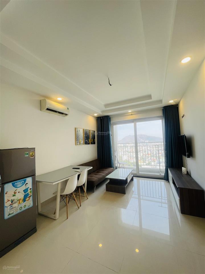 Bán căn hộ 1 phòng ngủ vũng tàu melody. giá 2,8 tỷ. full nội thất.  em hoàng yến 0792 366 ***