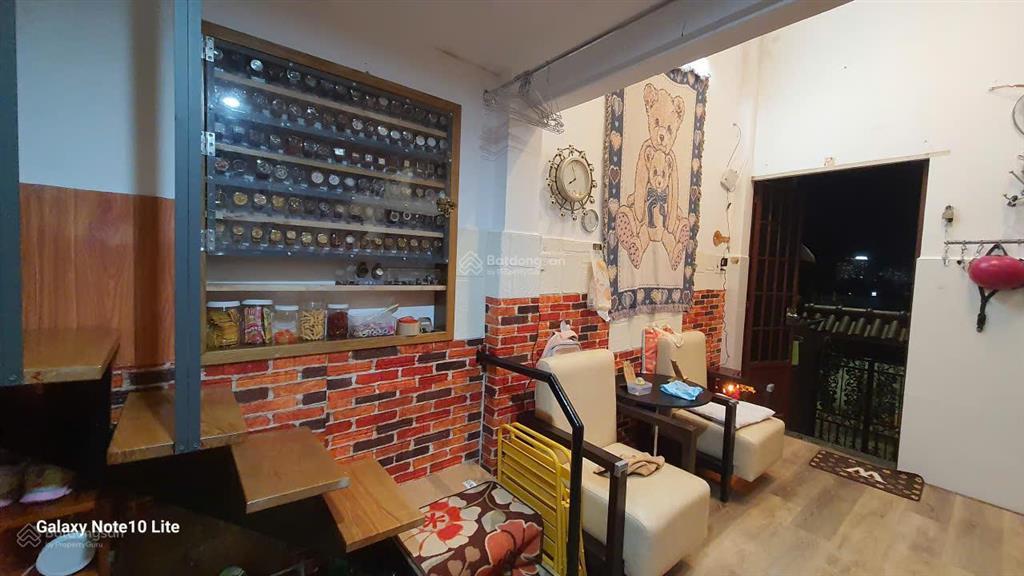 Cho thuê nhà mặt tiền đường vi ba, 31m2, giá 5 triệu/ tháng, full nội thất.  e yến 0792 366 ***