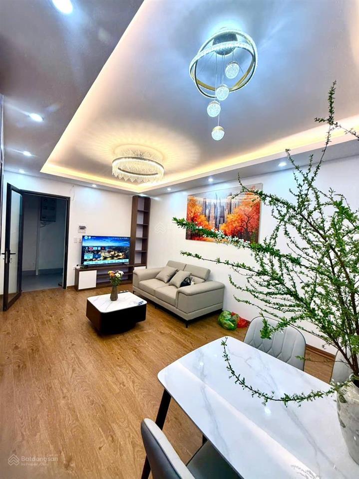 Chính chủ bán tt hoàng quốc việt,miễn trung gian