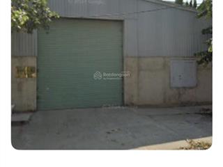 Cho thuê mặt bằng rộng 640m2 mặt tiền 32m thoáng có mái che